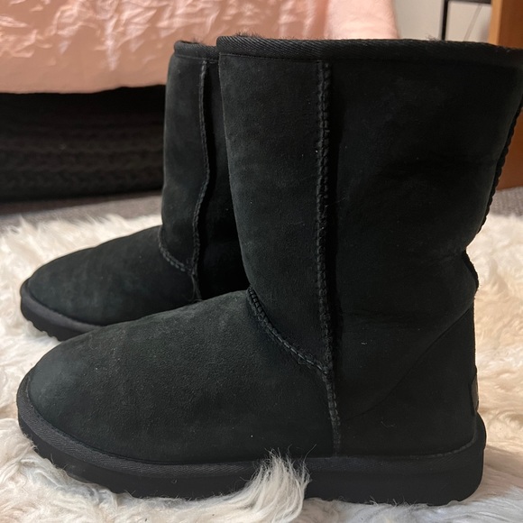 UGG CLASSIC SHORT II SIZE 8 WOMENS BLACK - Picture 7 of 9